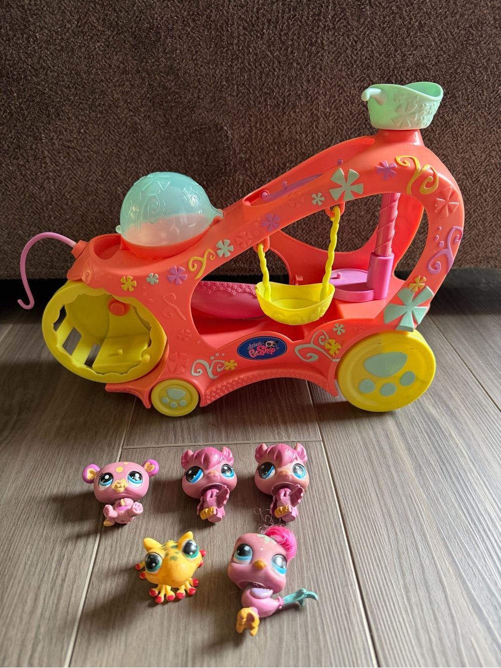 Vintage Littlest Pet Shop Pink Hamster Play Car with 5 characters.